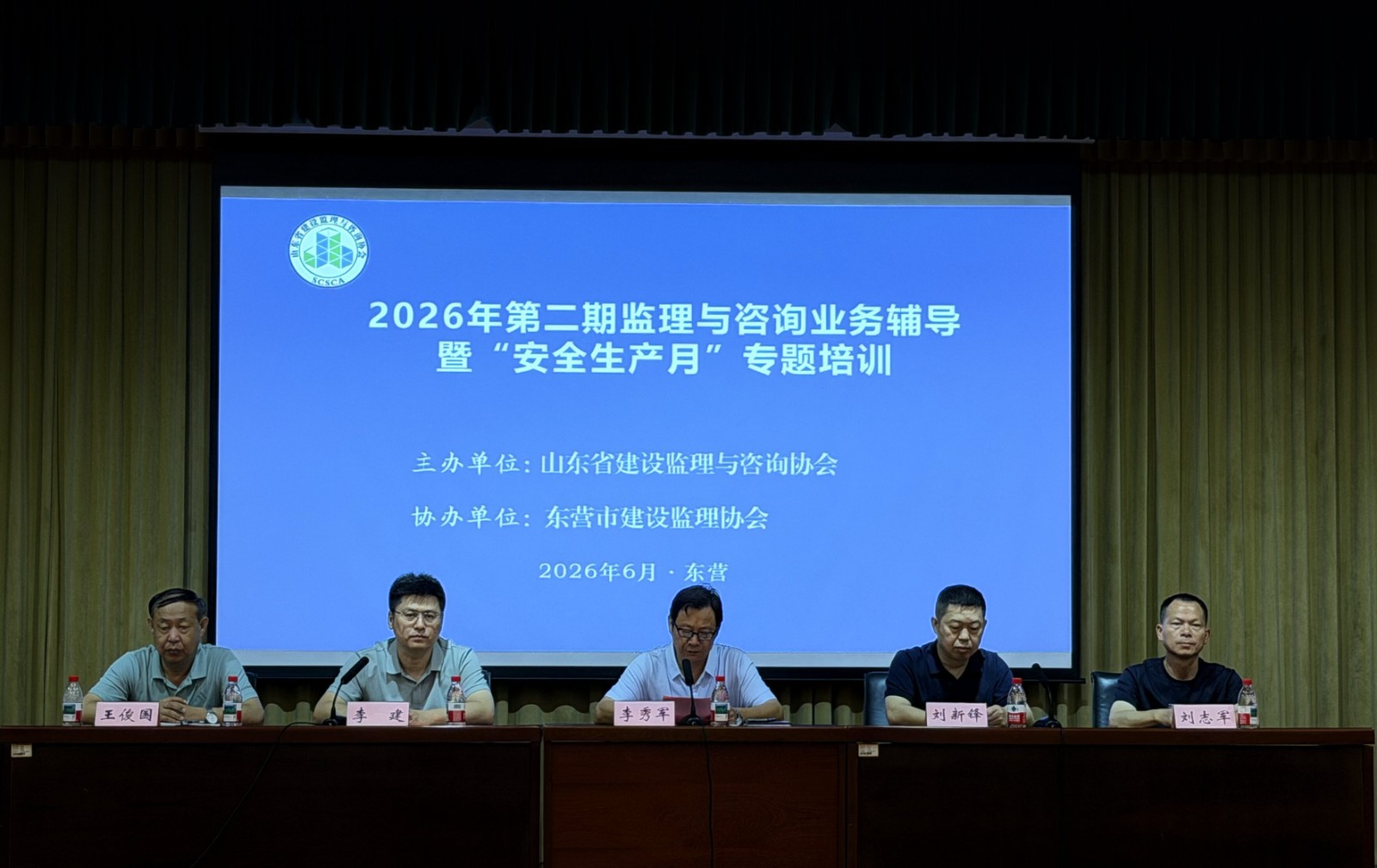 d1449438fcd34ee32510bf2ae7cfefb9.jpg